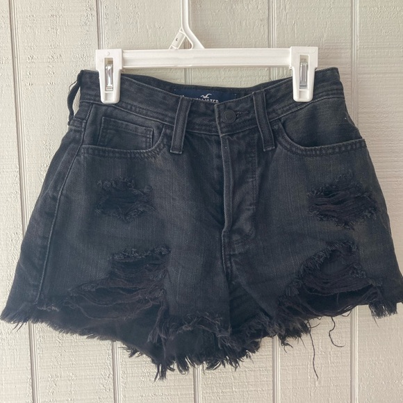 Hollister Pants - Hollister black shorts